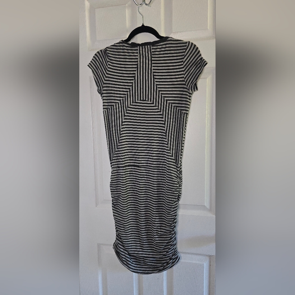 Athleta Topanga ruched t-shirt dress in a black and gray stripe - Picture 3 of 4